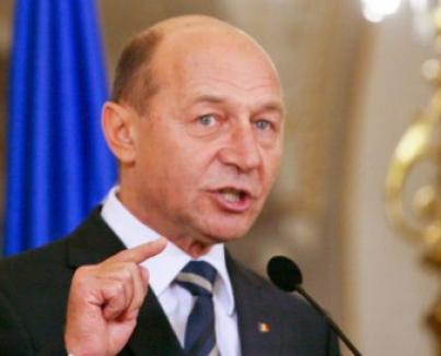 Preşedintele Băsescu: Recalcularea pensiilor militare se suspendă 